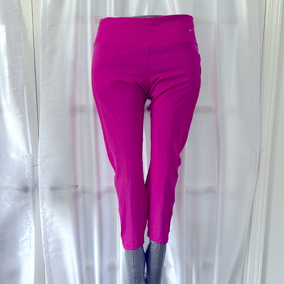 NWT Nike Fast Running Leggings 7/8 Length- Pink